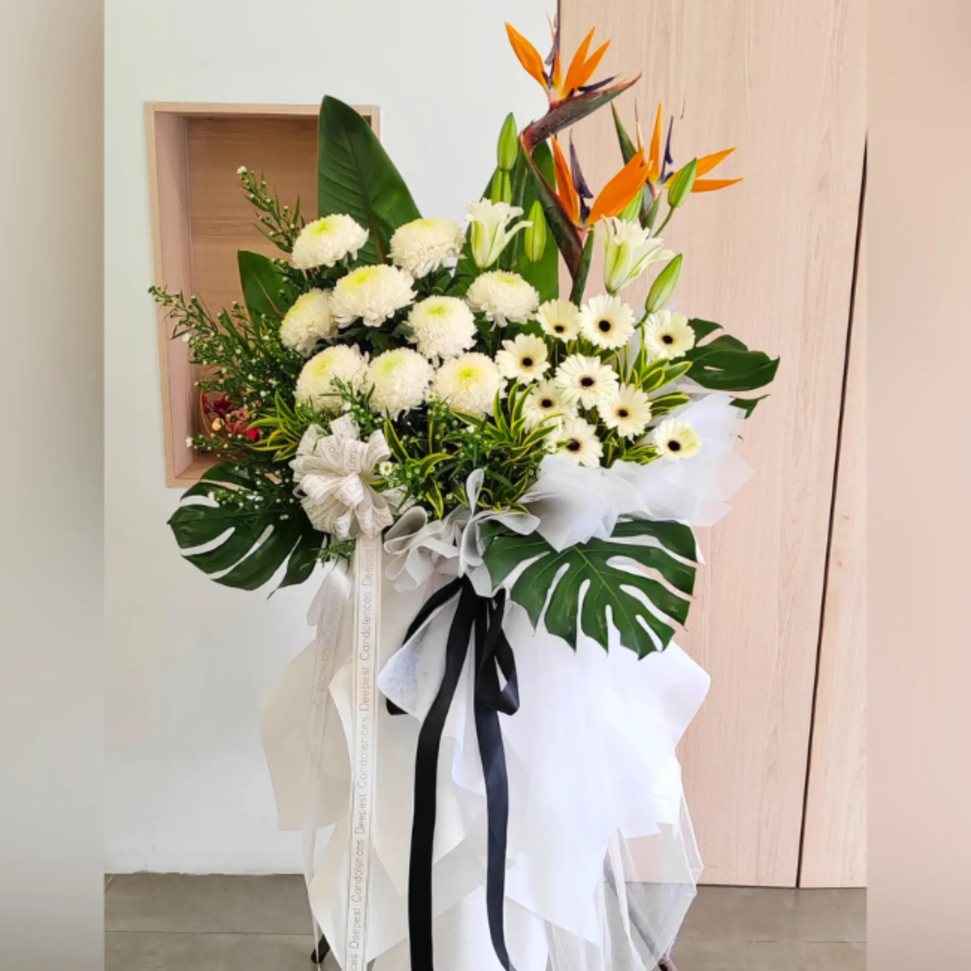 Majestic Remembrance Stand