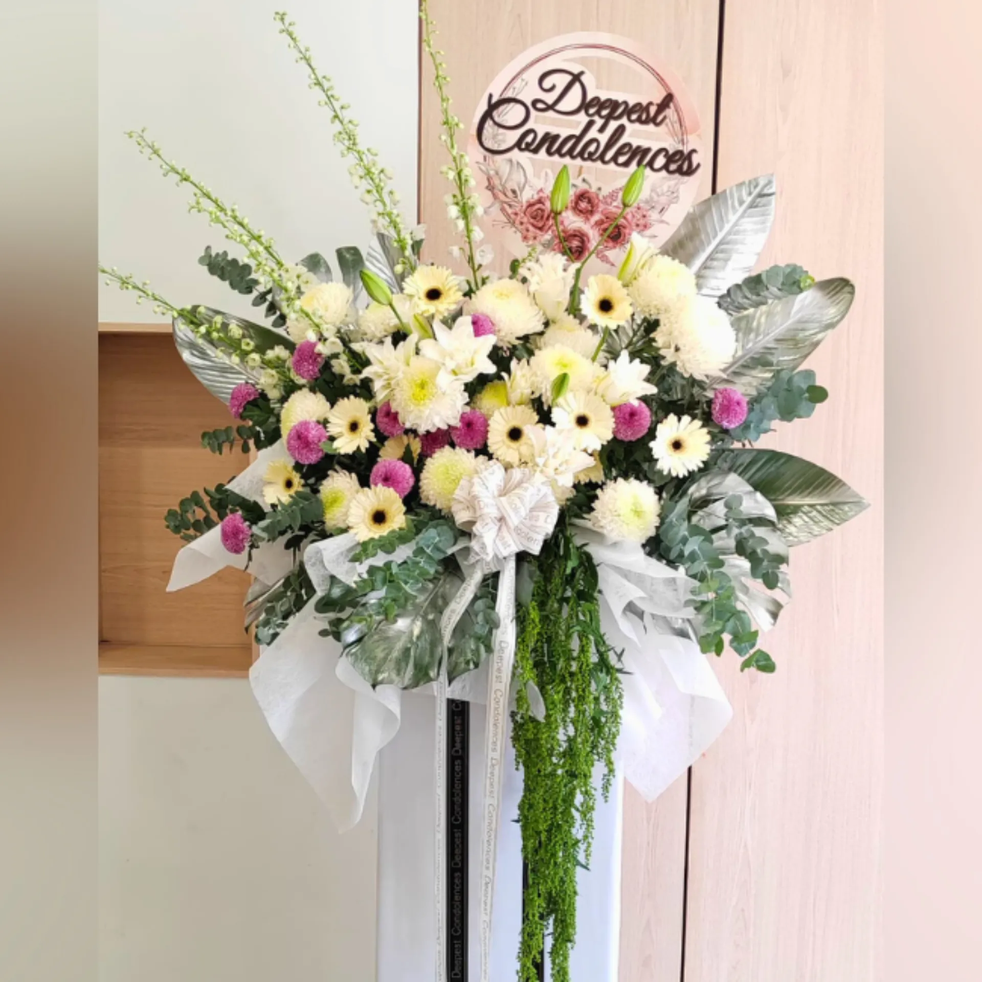 Eternal Tribute Stand