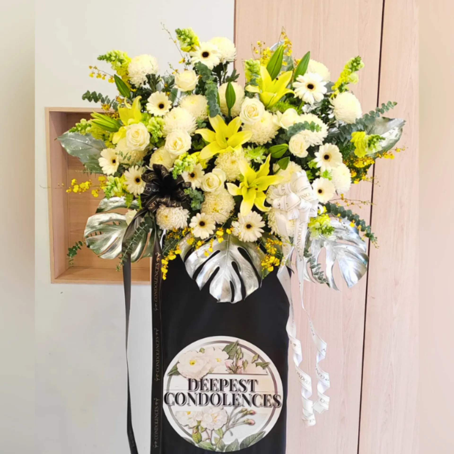 Graceful Farewell Stand