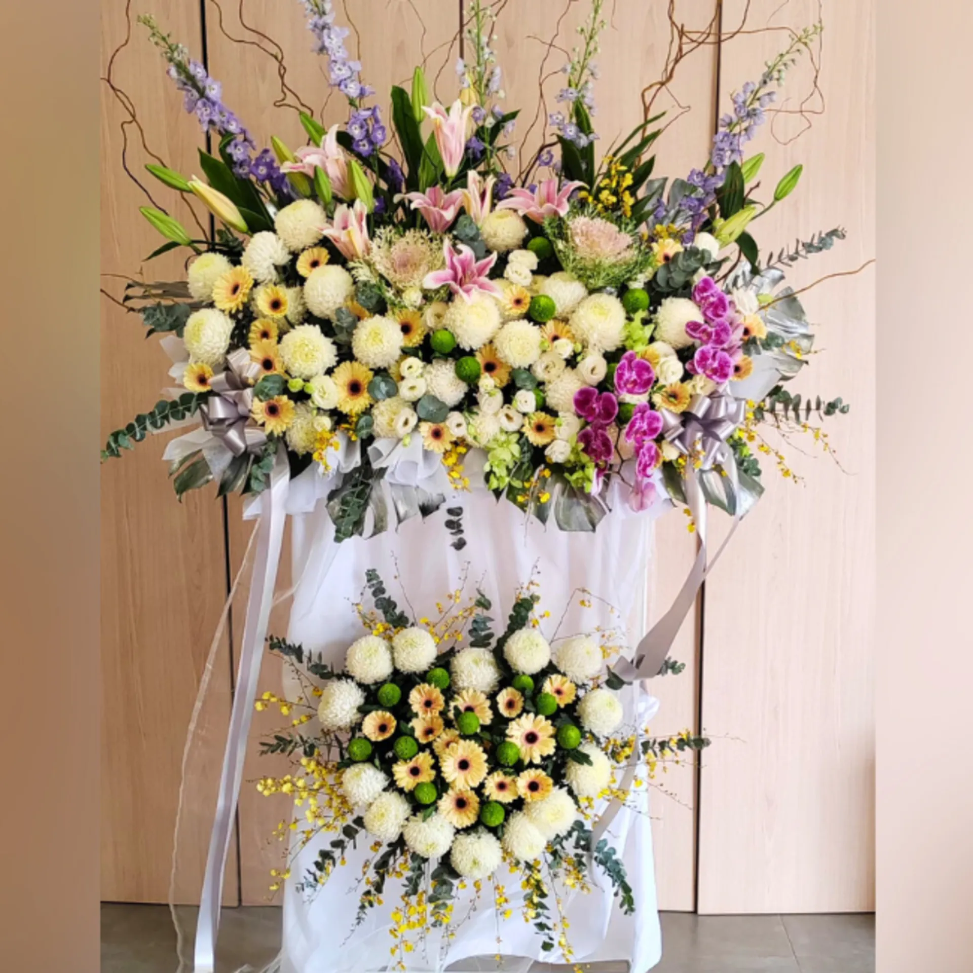 Loving Farewell Stand