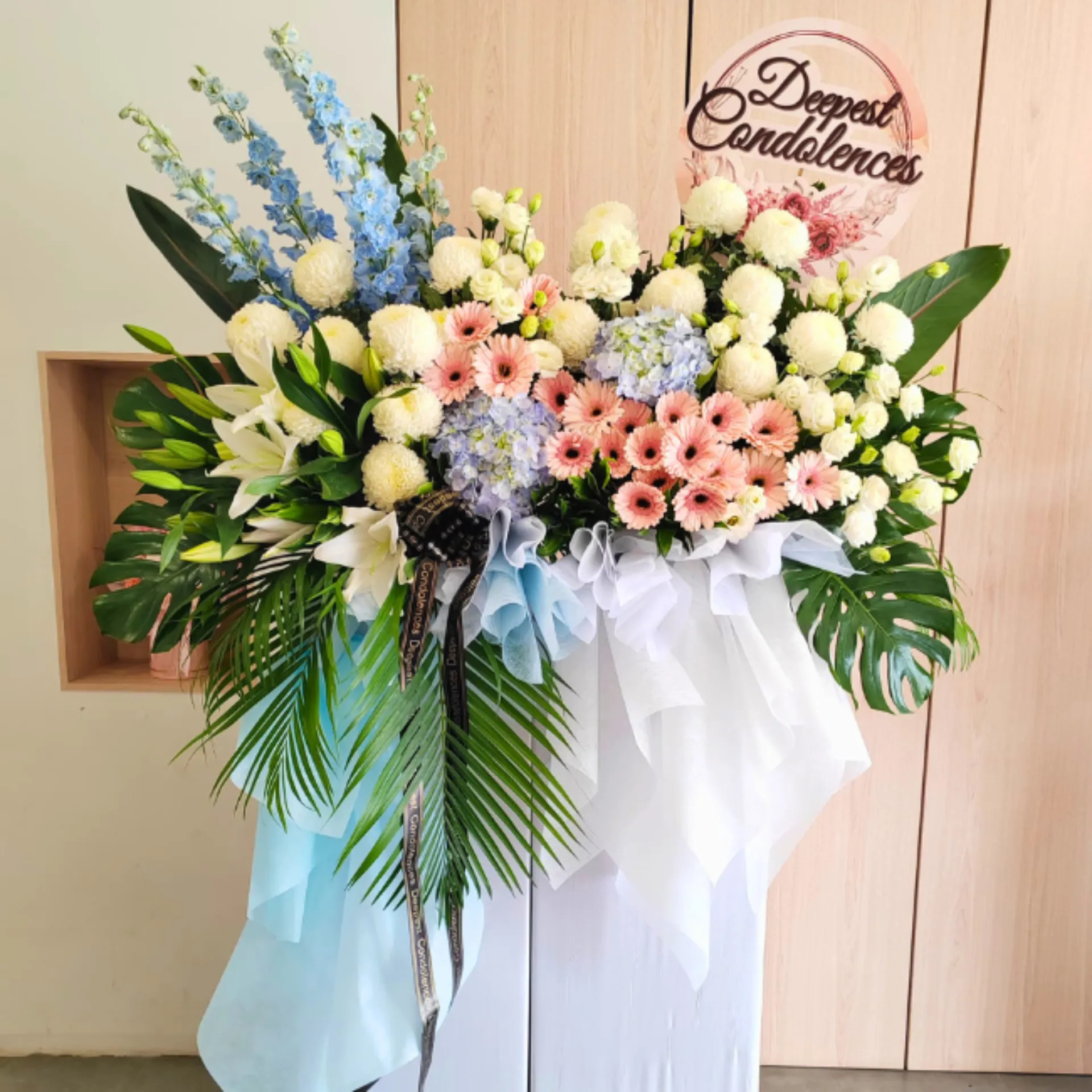 Hearty Remembrance Stand