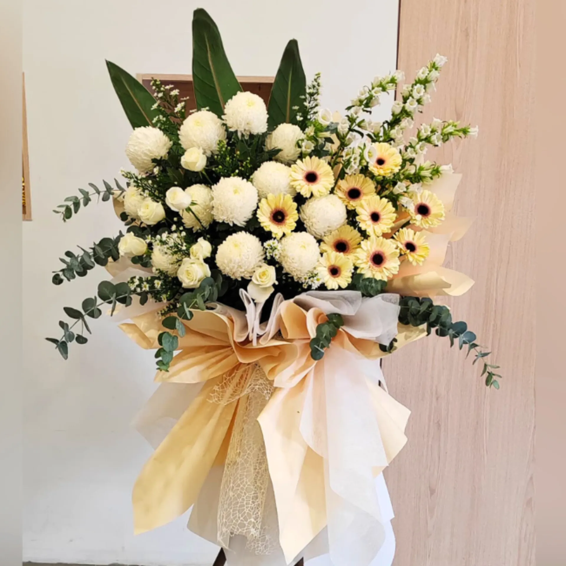 Warmth Remembrance Stand